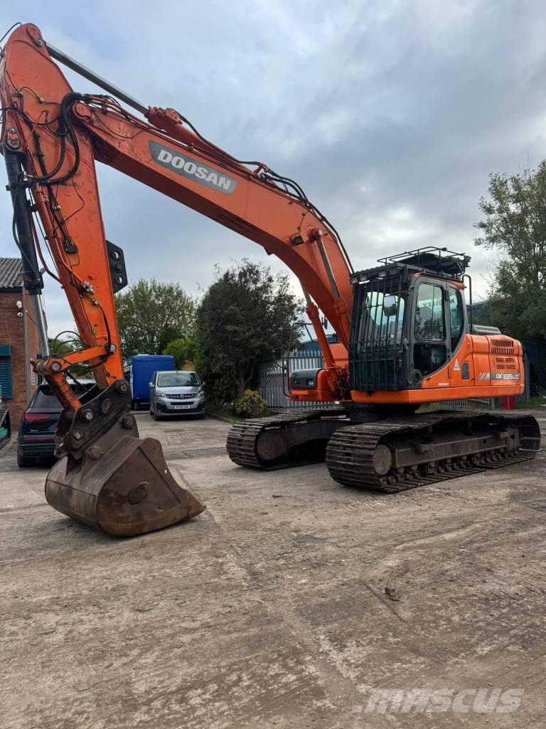 Doosan DX 225 LC Excavadoras de cadenas