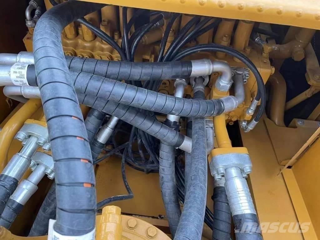 CAT 330 D Crawler excavators