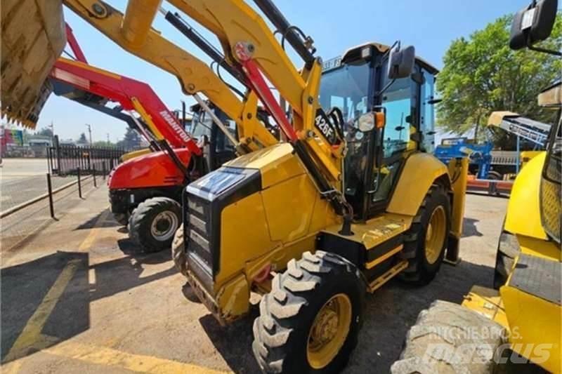 CAT 426F2 TLB Retrocargadoras