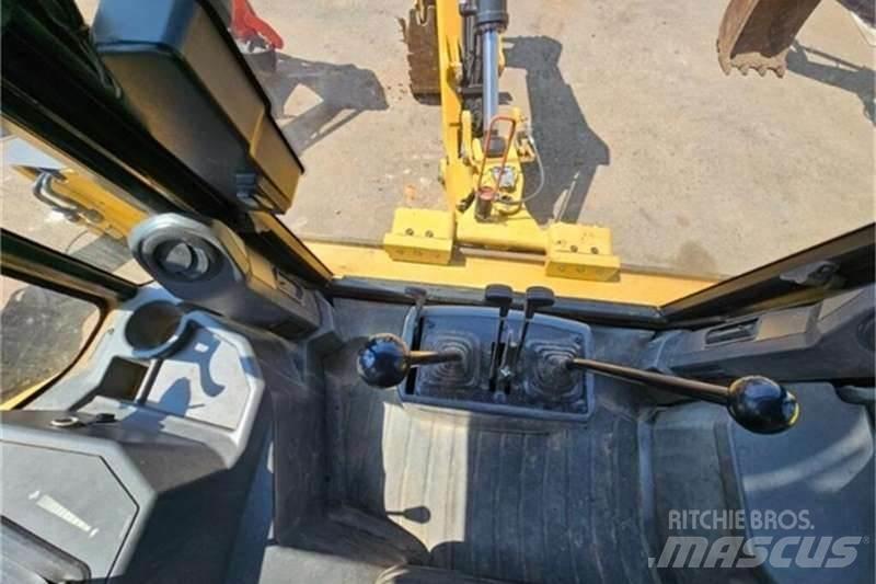 CAT 426F2 TLB Retrocargadoras