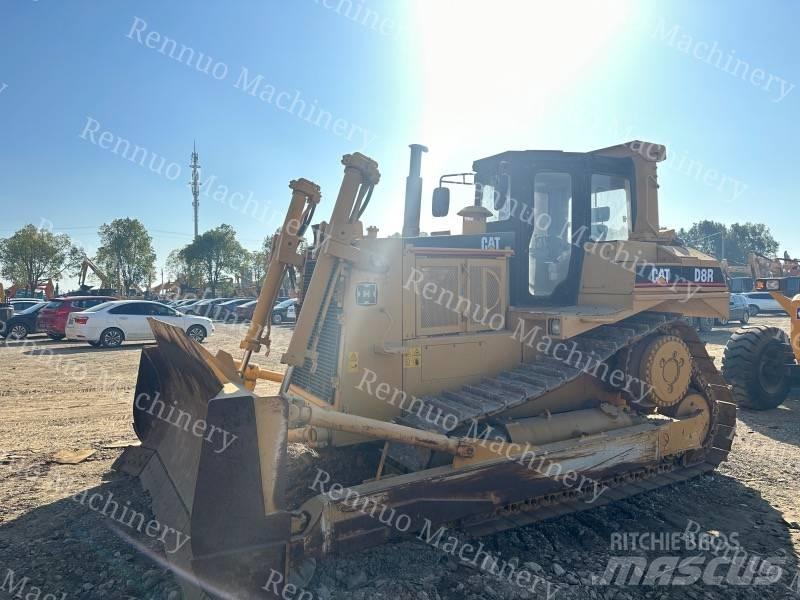 CAT D 8 R Buldozer sobre oruga