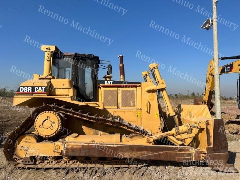 CAT D 8 R Buldozer sobre oruga