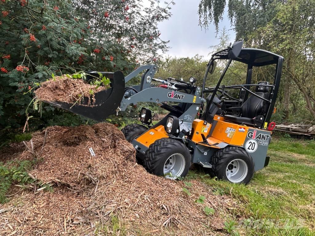 GiANT G 1200 Palas cargadoras