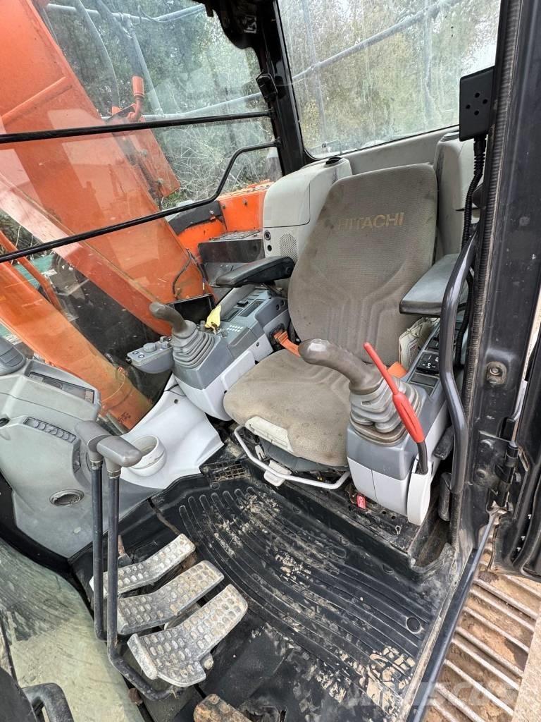 Hitachi ZX 135 US-5B Excavadoras de cadenas