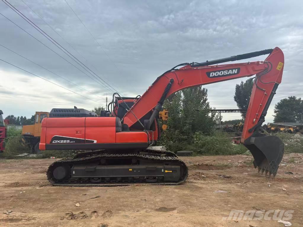 Doosan DX 225 Excavadoras de cadenas