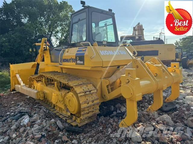 Komatsu D 85 EX Buldozer sobre oruga
