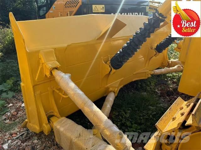 Komatsu D 85 EX Buldozer sobre oruga