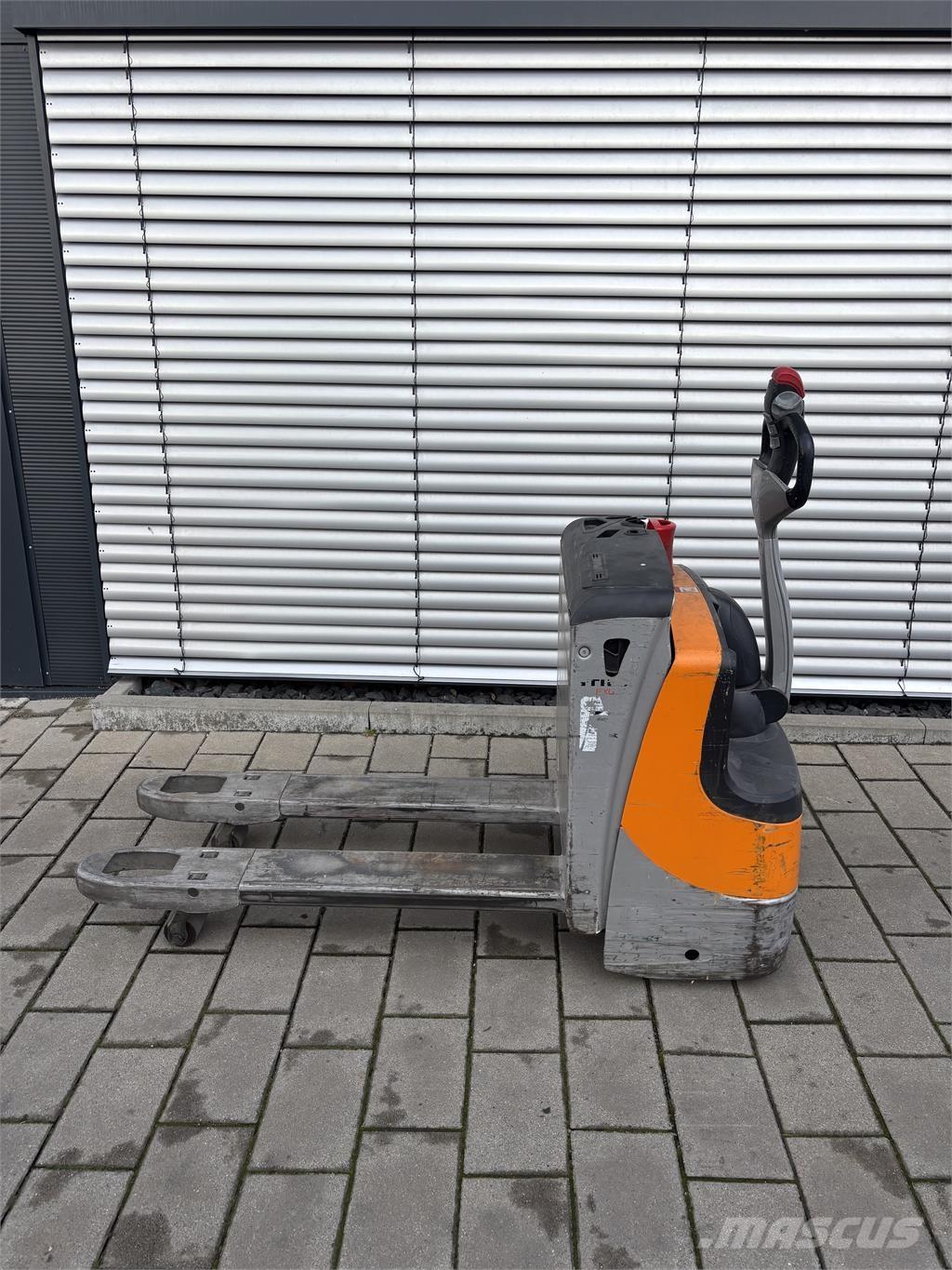 Still EXU16 Apiladores eléctricos