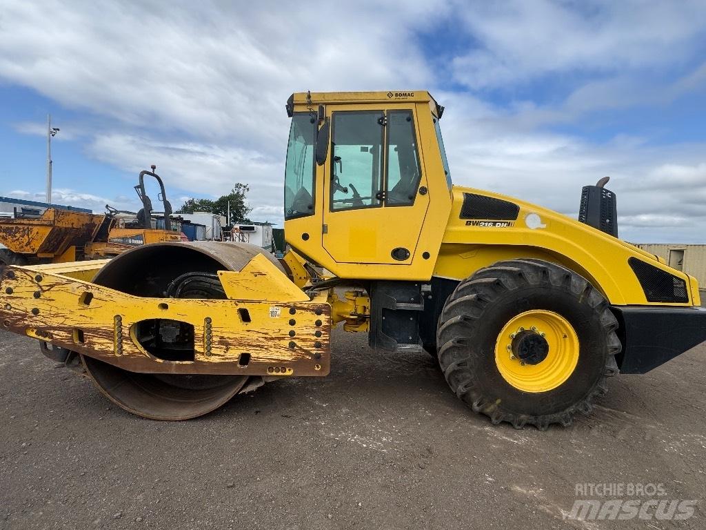 Bomag BW 216 D H-4 Rodillos de un solo tambor
