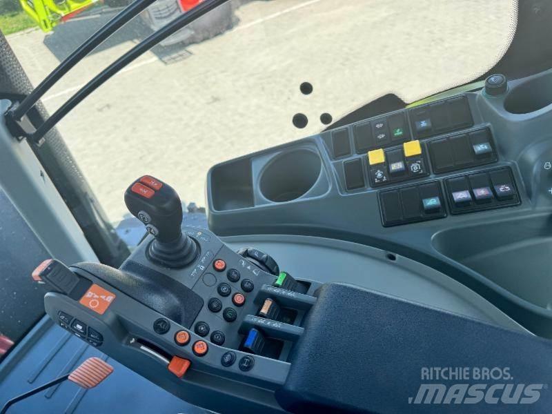 CLAAS AXION 810 Tractores