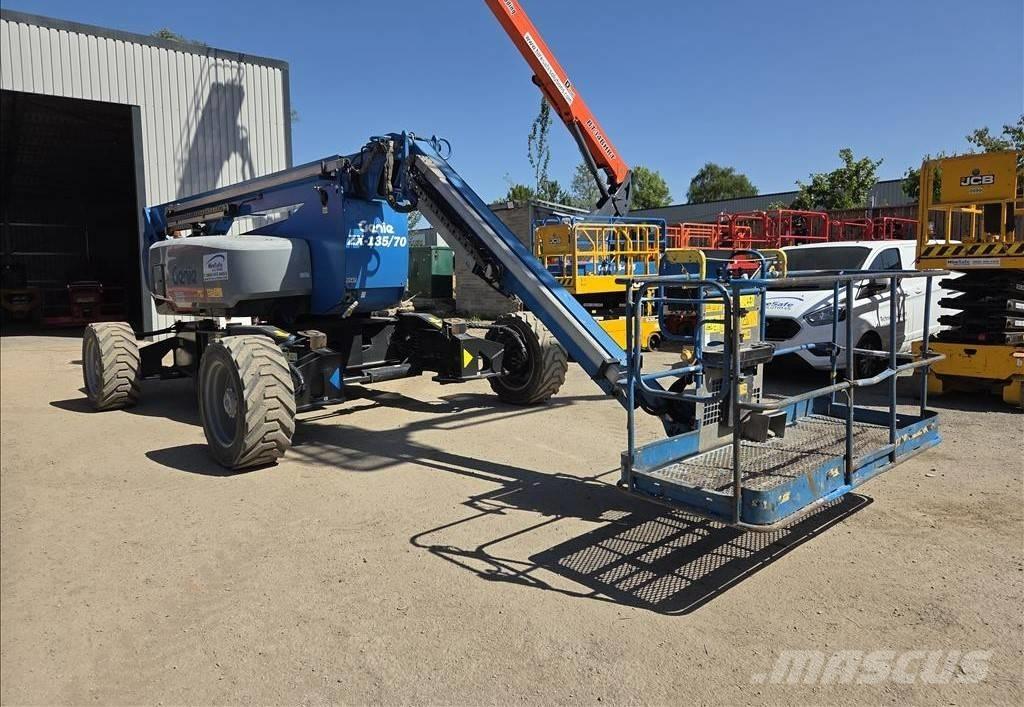 Genie ZX 135/70 Plataforma de trabajo articulada