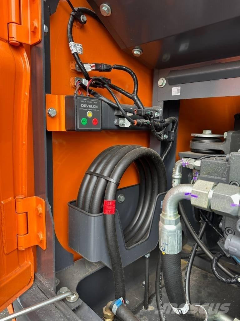 Develon DX 225 LC-7M Excavadoras de cadenas