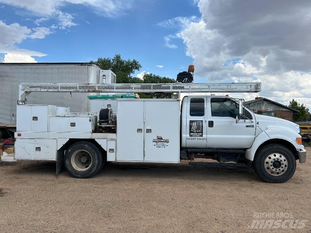 Ford F 750 XL Vehículos - Taller