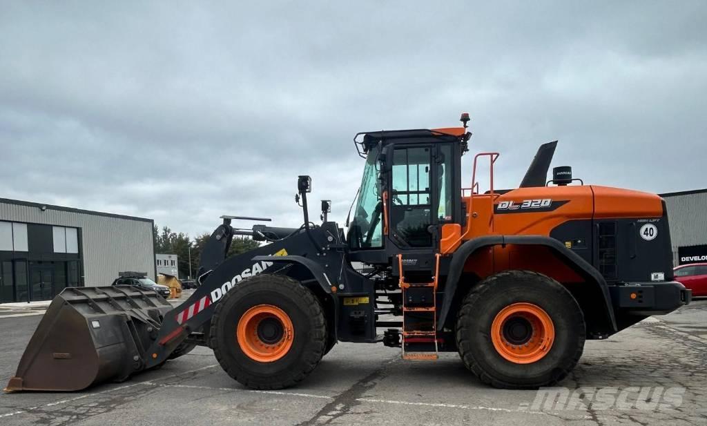 Doosan DL 320-7 Cargadoras sobre ruedas