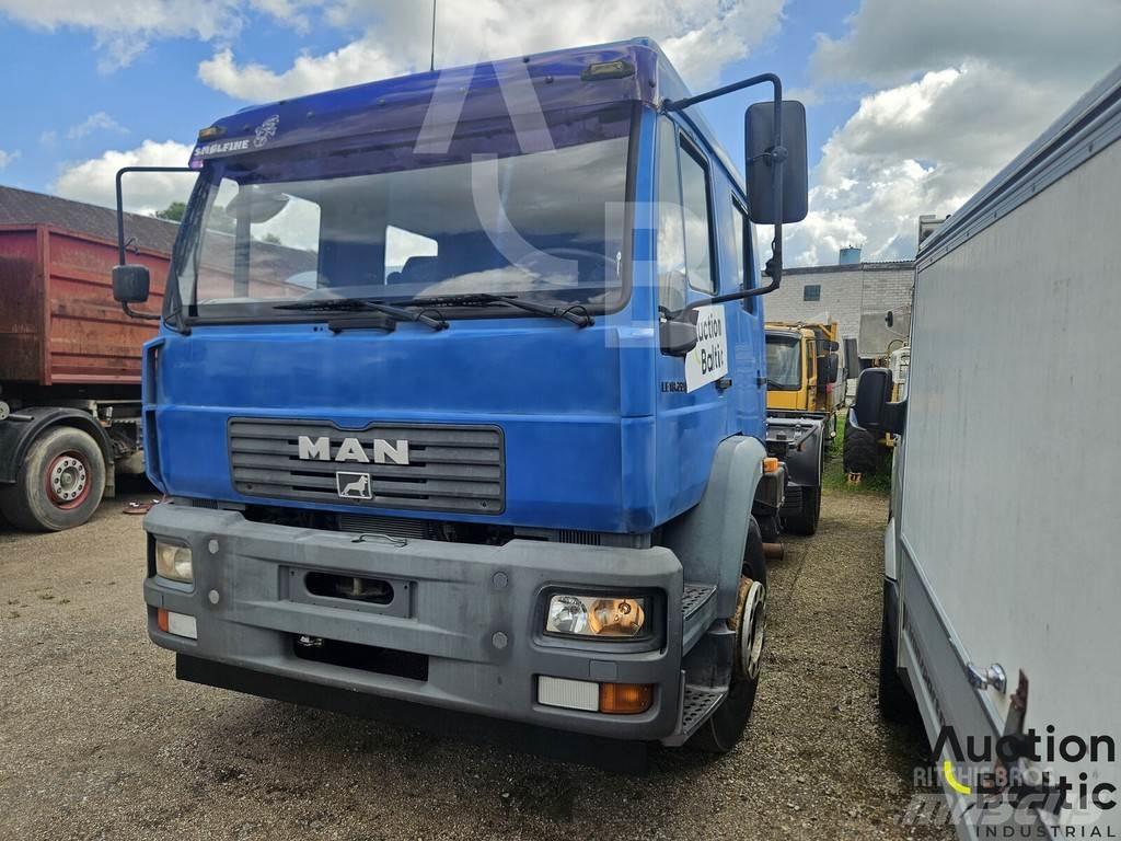 MAN 18.225 Camiones chasis