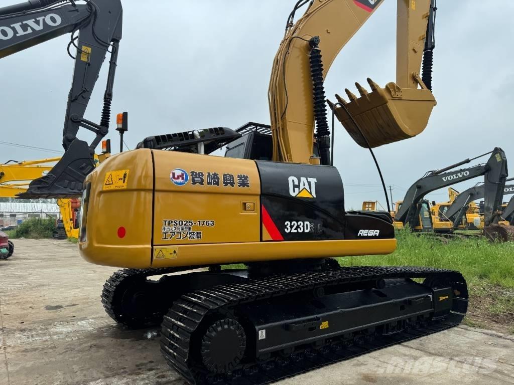 CAT 323D2 Excavadoras de cadenas