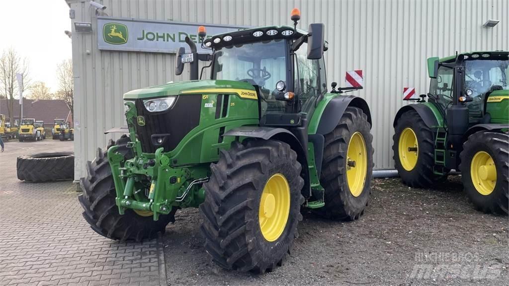 John Deere 6R215 Tractores