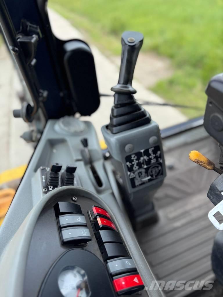 Volvo BL 71, JOYSTICK Retrocargadoras