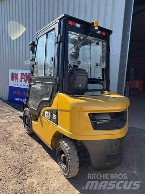CAT DP 25 NT Carretillas diesel