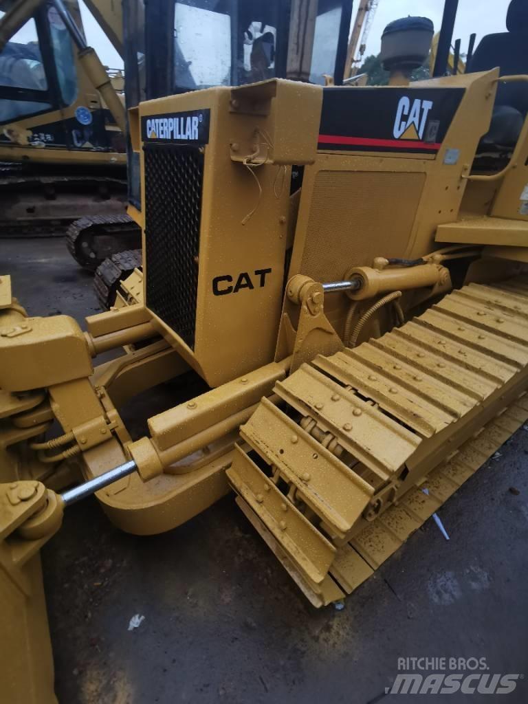 CAT D 3 C Buldozer sobre oruga