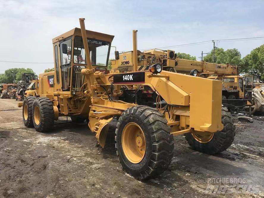 CAT 140 Motoniveladoras