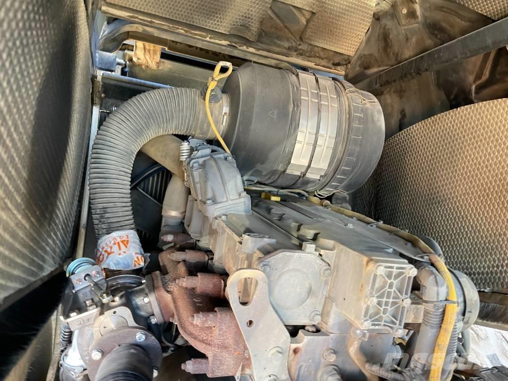 Bomag BW 213 DH-4 Rodillos de un solo tambor