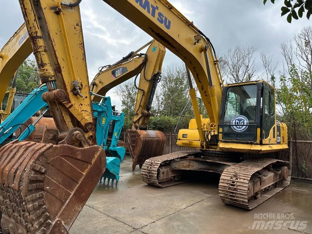 Komatsu PC 220-8 Excavadoras de cadenas