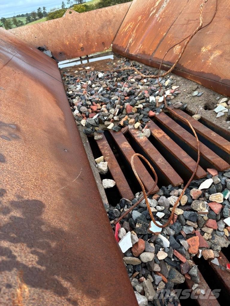 Sandvik QJ 241 Trituradoras móviles