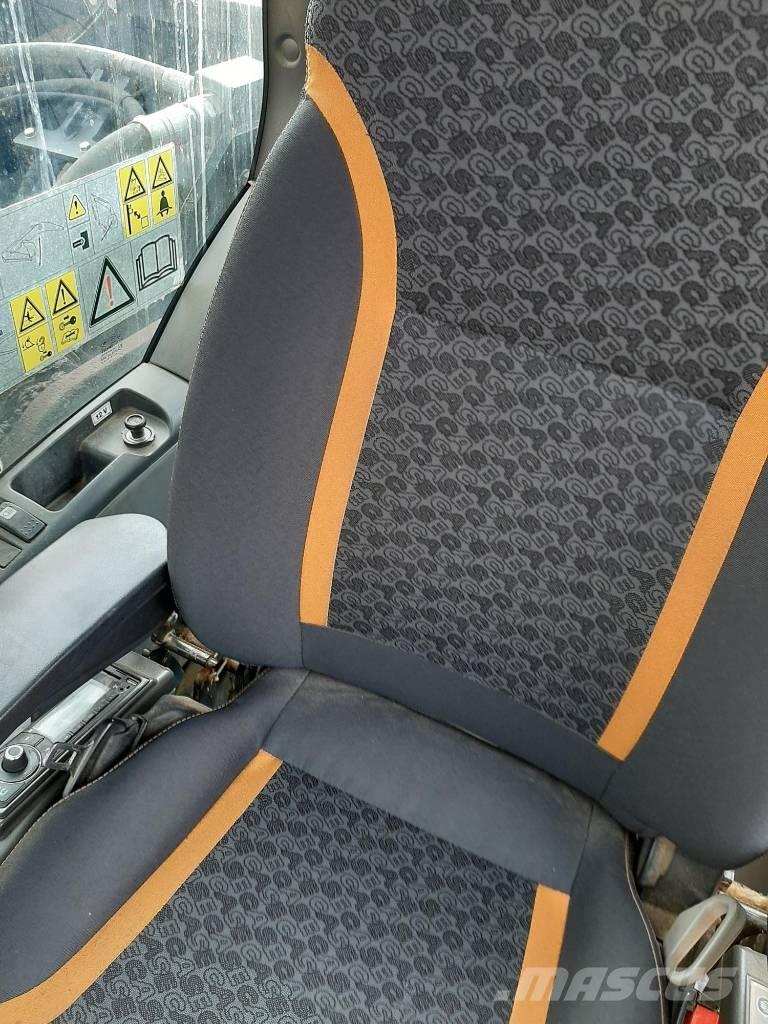 CASE CX 300 D Almacenaje - Otros