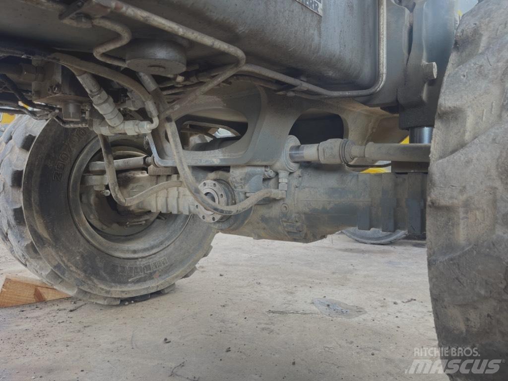 Liebherr A 910 Comp Ejes