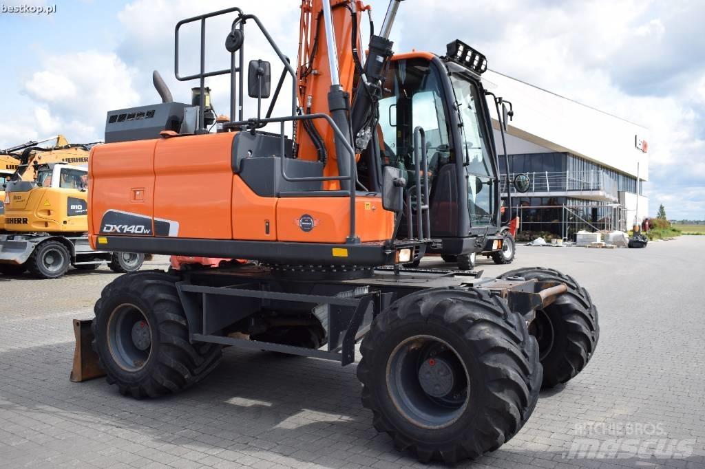 Doosan DX 140 W-5 Excavadoras de ruedas
