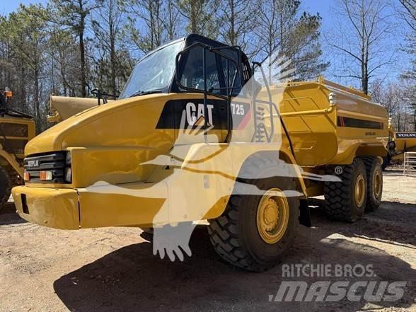CAT 725 Camiones cisterna