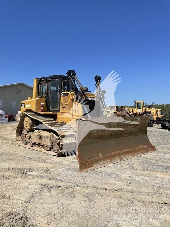CAT D6T XL Buldozer sobre oruga