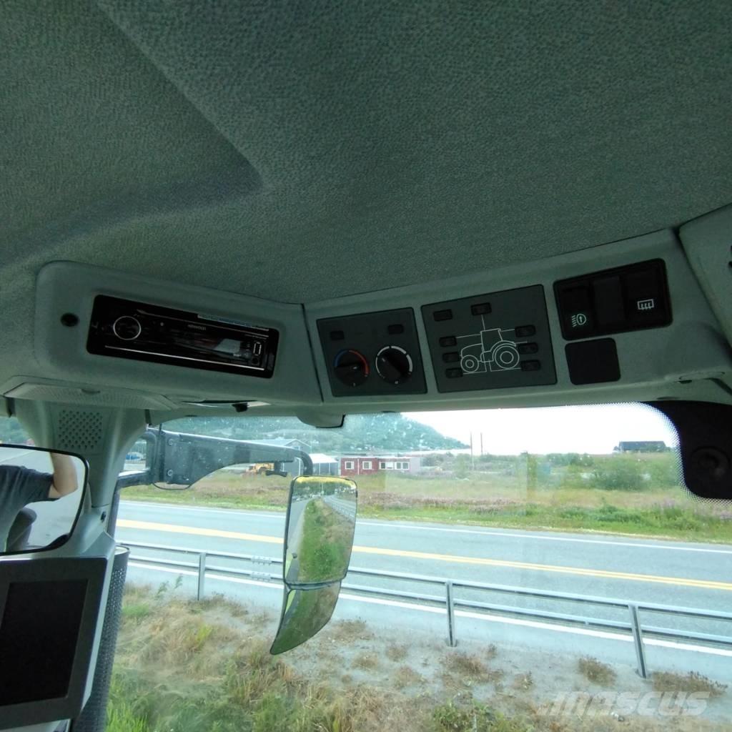 CLAAS Axion 830 Tractores