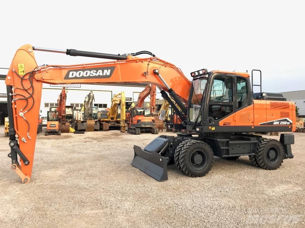 Develon DX 210 W-7 Excavadoras de ruedas