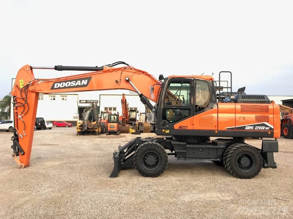 Develon DX 210 W-7 Excavadoras de ruedas