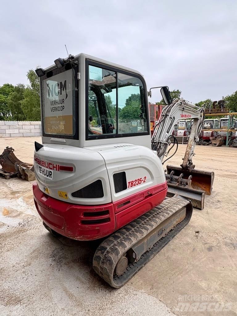 Takeuchi TB 235 Mini excavadoras < 7t