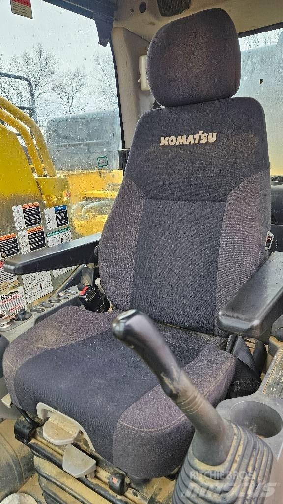 Komatsu PC 490 LC-11 Excavadoras de cadenas