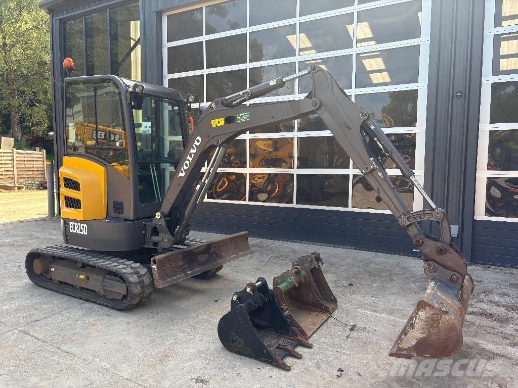 Volvo ECR 25 D Mini excavadoras < 7t