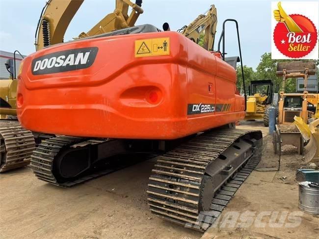 Doosan DX 225 LCA Excavadoras de cadenas
