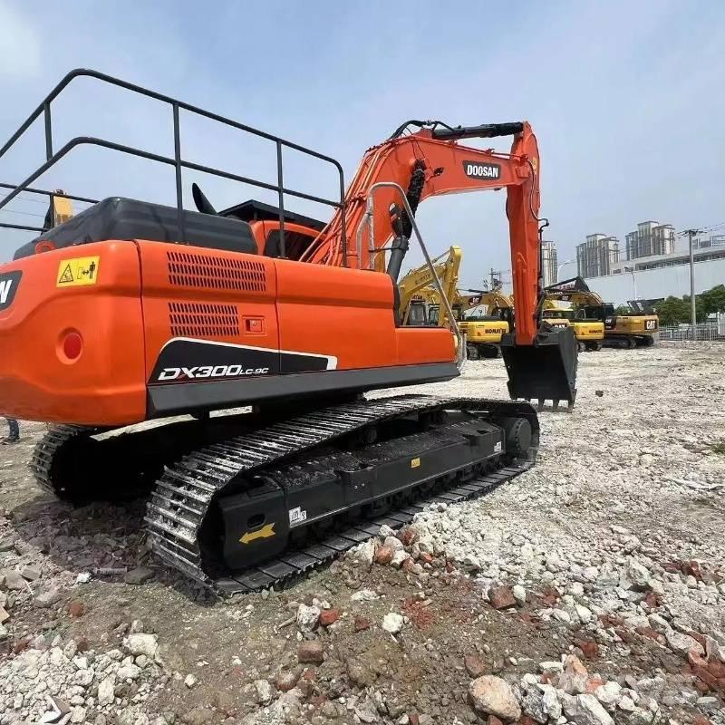 Doosan DX 300 Excavadoras de cadenas