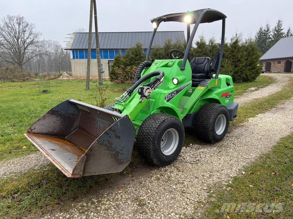 Avant 635 Cargadoras sobre ruedas