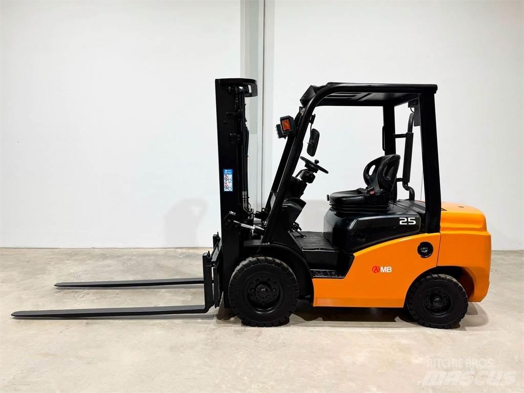  CPCD25T8 S4S Carretillas diesel