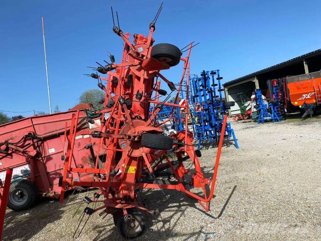 Kuhn GF8702 Rastrillos y henificadores