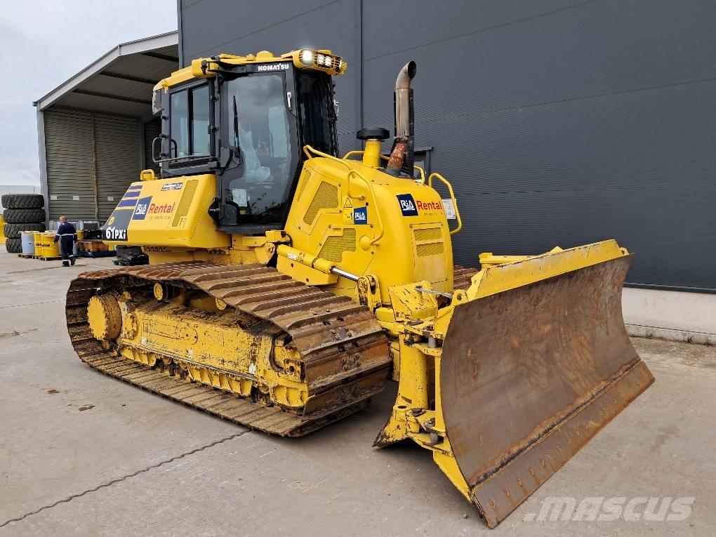 Komatsu D61PXI-24E0 Buldozer sobre oruga
