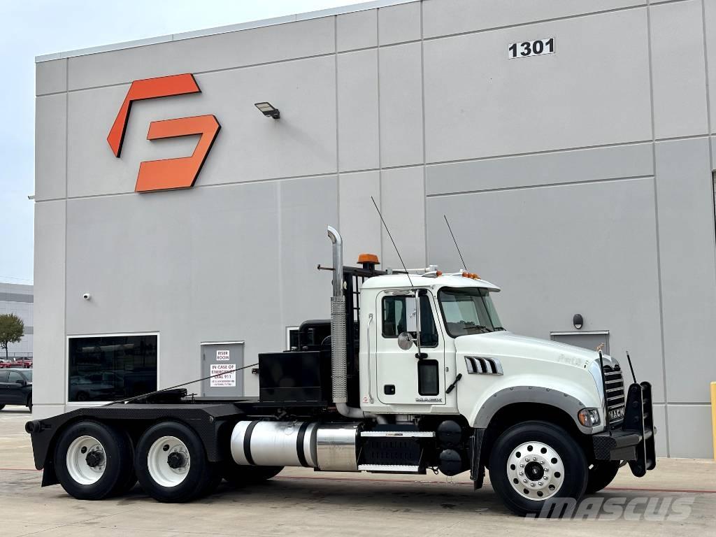 Mack GU713 Grúas de vehículo