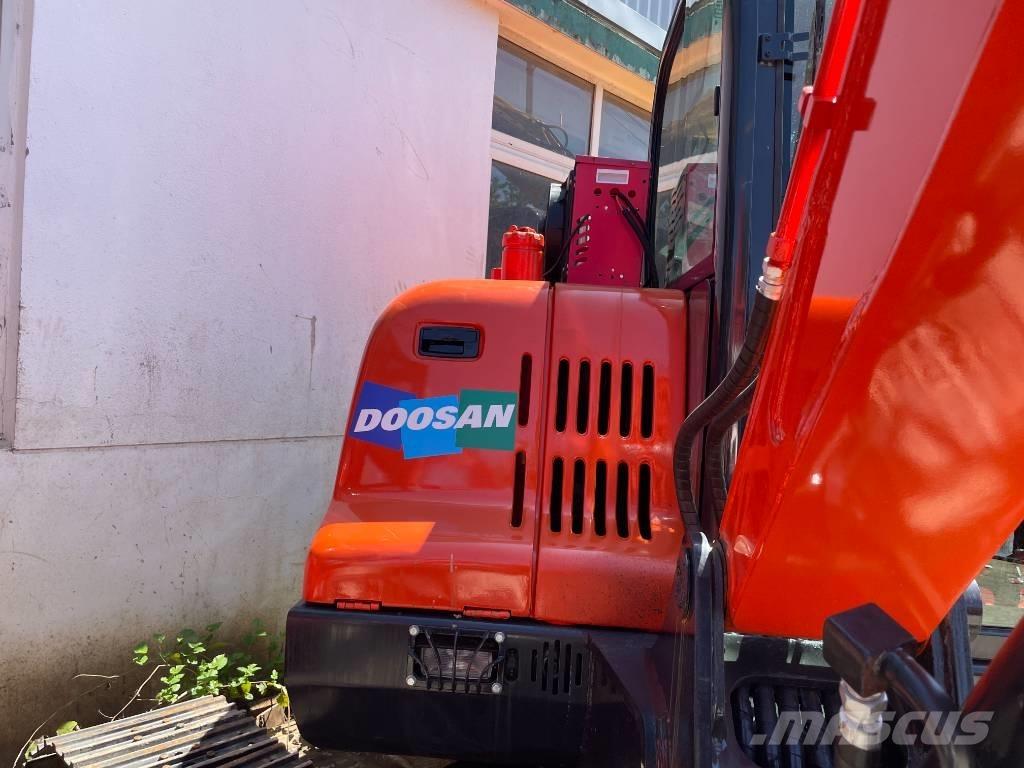 Doosan DX 60 Excavadoras de cadenas