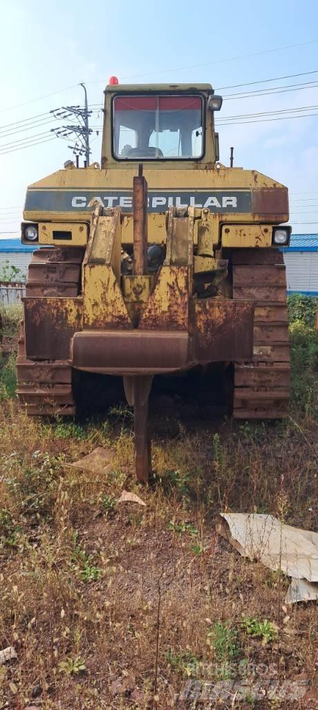 CAT D 9 N Buldozer sobre oruga