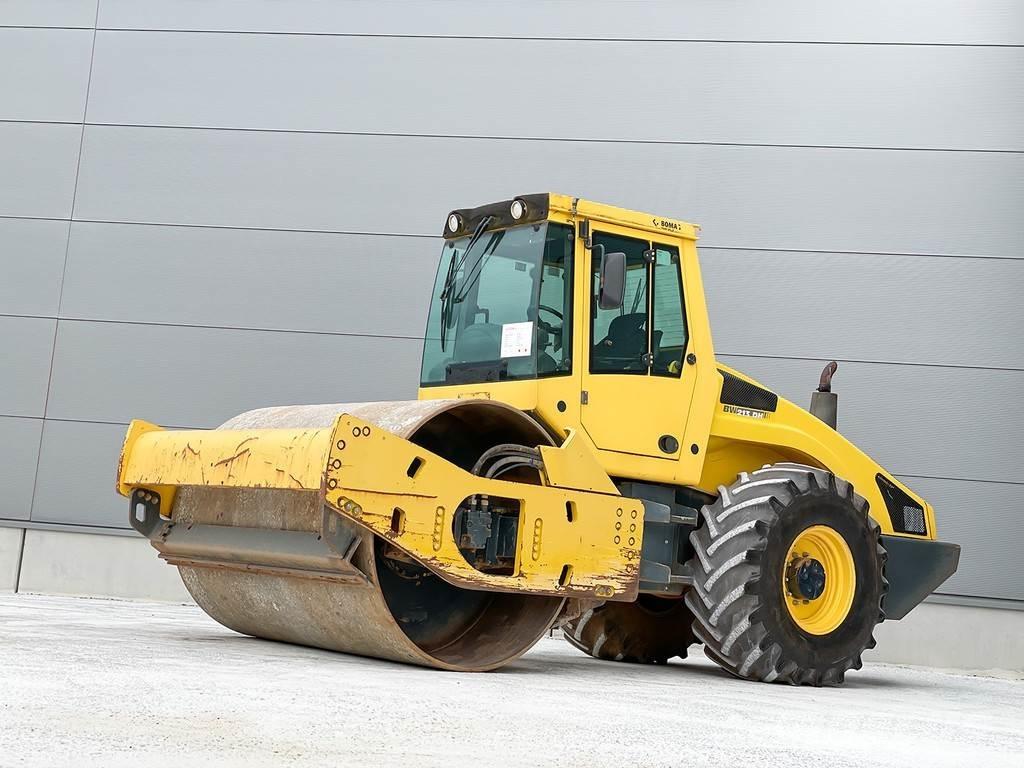 Bomag BW 213 DH-4 Rodillos de un solo tambor