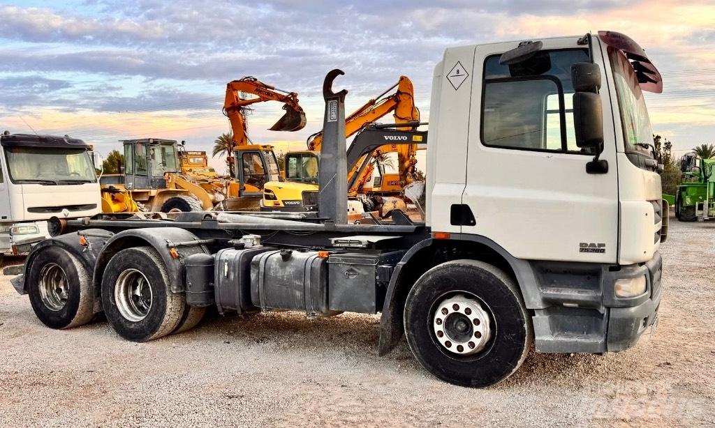 DAF 75.360 Camiones con gancho